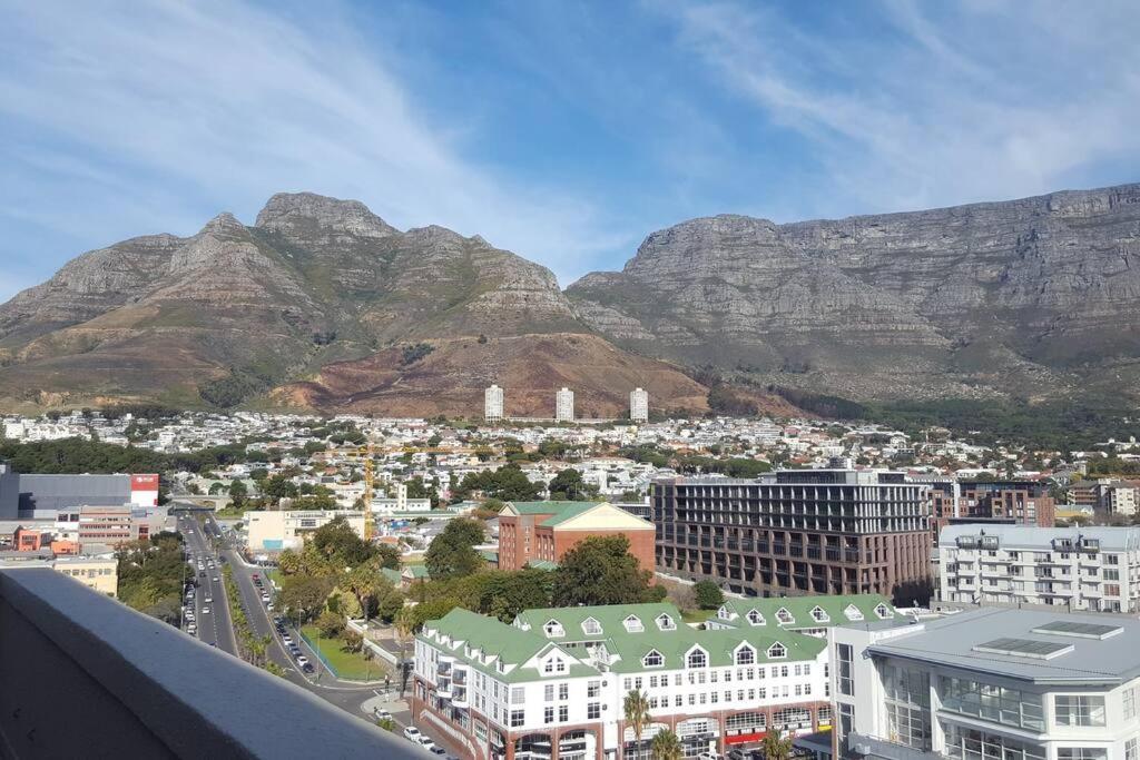 The Rose 105: With Rooftop Pool Appartement