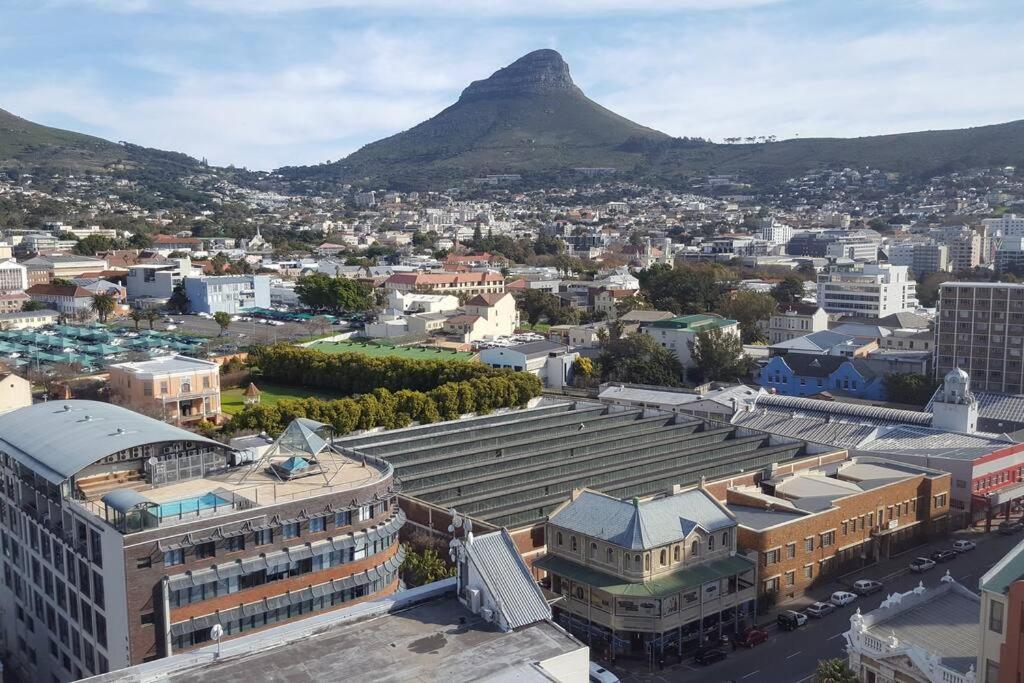 The Rose 105: With Rooftop Pool Le Cap