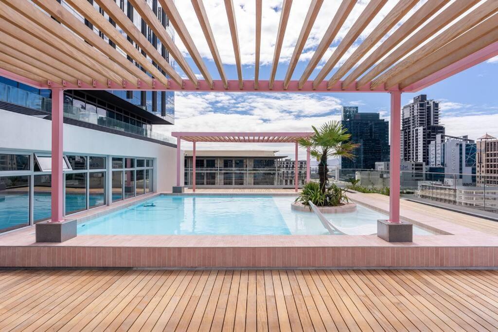 The Rose 105: With Rooftop Pool
